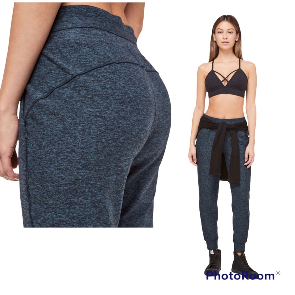 Lululemon | Ready to Rulu Jogger 29"
Heathered True Navy / Black
